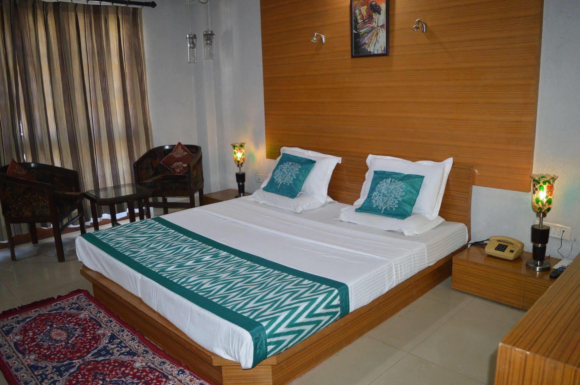 Hotel Snow Princess Manāli Buitenkant foto